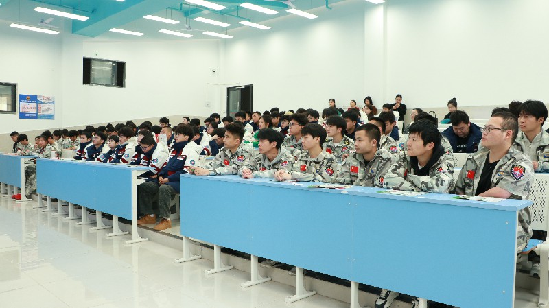 1774506652102342.jpg DEBC5F6F64E34C22FA1352140FAB7624.jpg